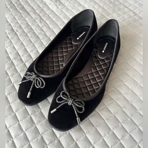 Birdies The Hummingbird Black Velvet Jeweled Bow Flats